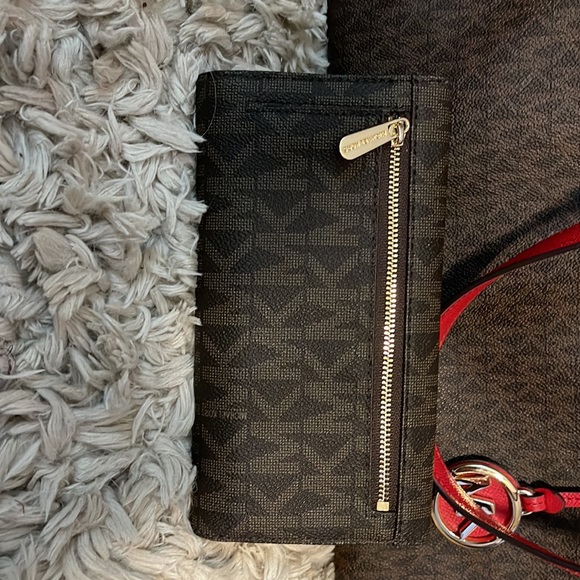 Brand new Michael Kors wallet never used - Picture 5 of 5
